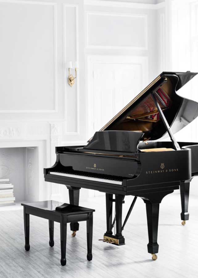 各ブランドから厳選されたピアノ｜世界中の演奏家達に愛され続けているSTEINWAY＆SONSをはじめ、YAMAHA、KAWAIのピアノを一台一台音色を確かめ、導入しています。